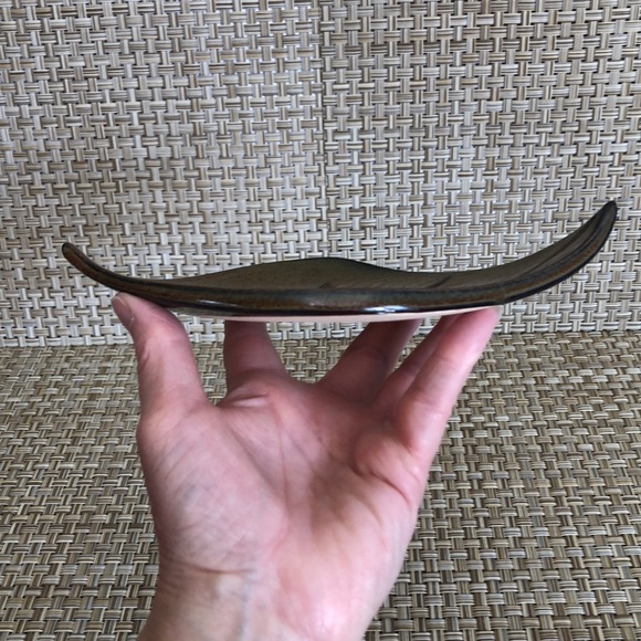 Signed Pottery Leaf Trinket Dish/Soap Dish Minimalist Style - Picture 3 of 15